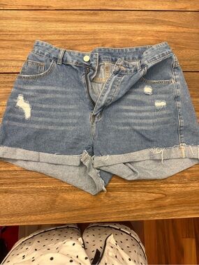 Classic Blue Denim Roll-Cuff Women’s Shorts